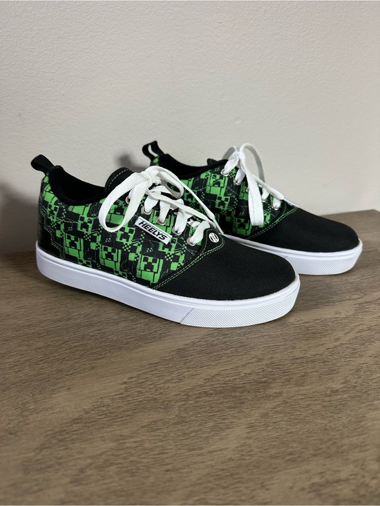 Heelys Other - Heelys Kids MineCraft Low-Top Skate Shoes Size 4